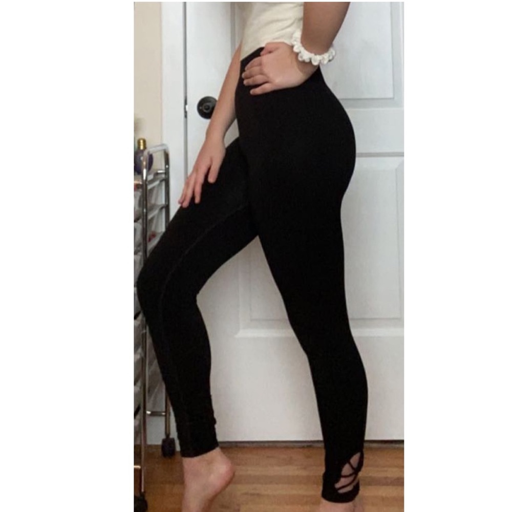 high-waisted victoria’s secret pink leggings
